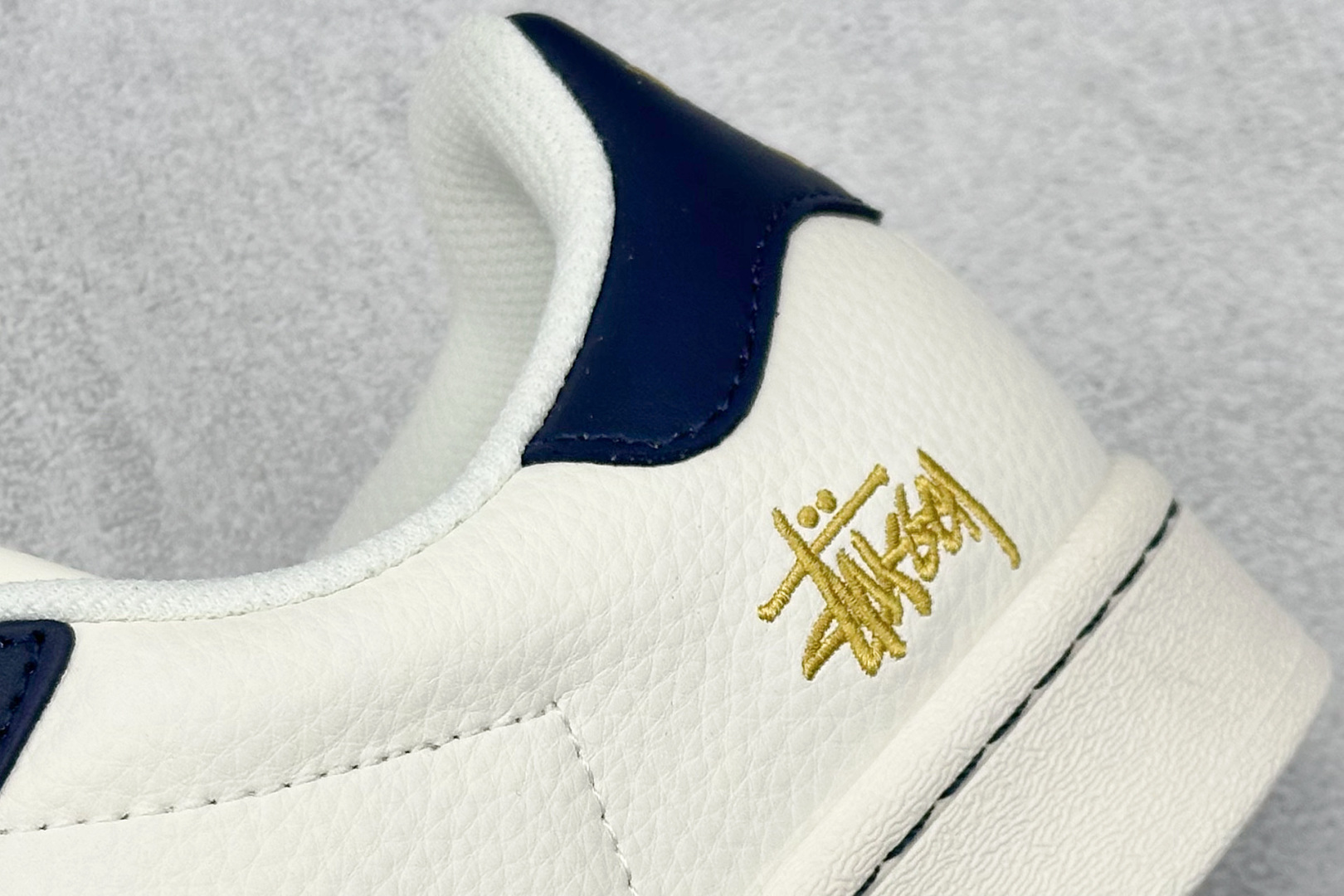 AD Originals Superstar x Stussy 白蓝 HS3083