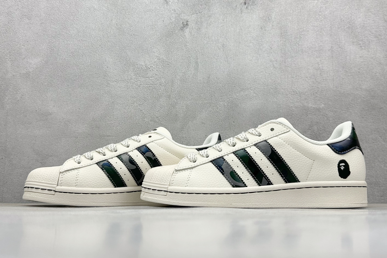 AD Originals Superstar x BAPE 白黑 HS3077