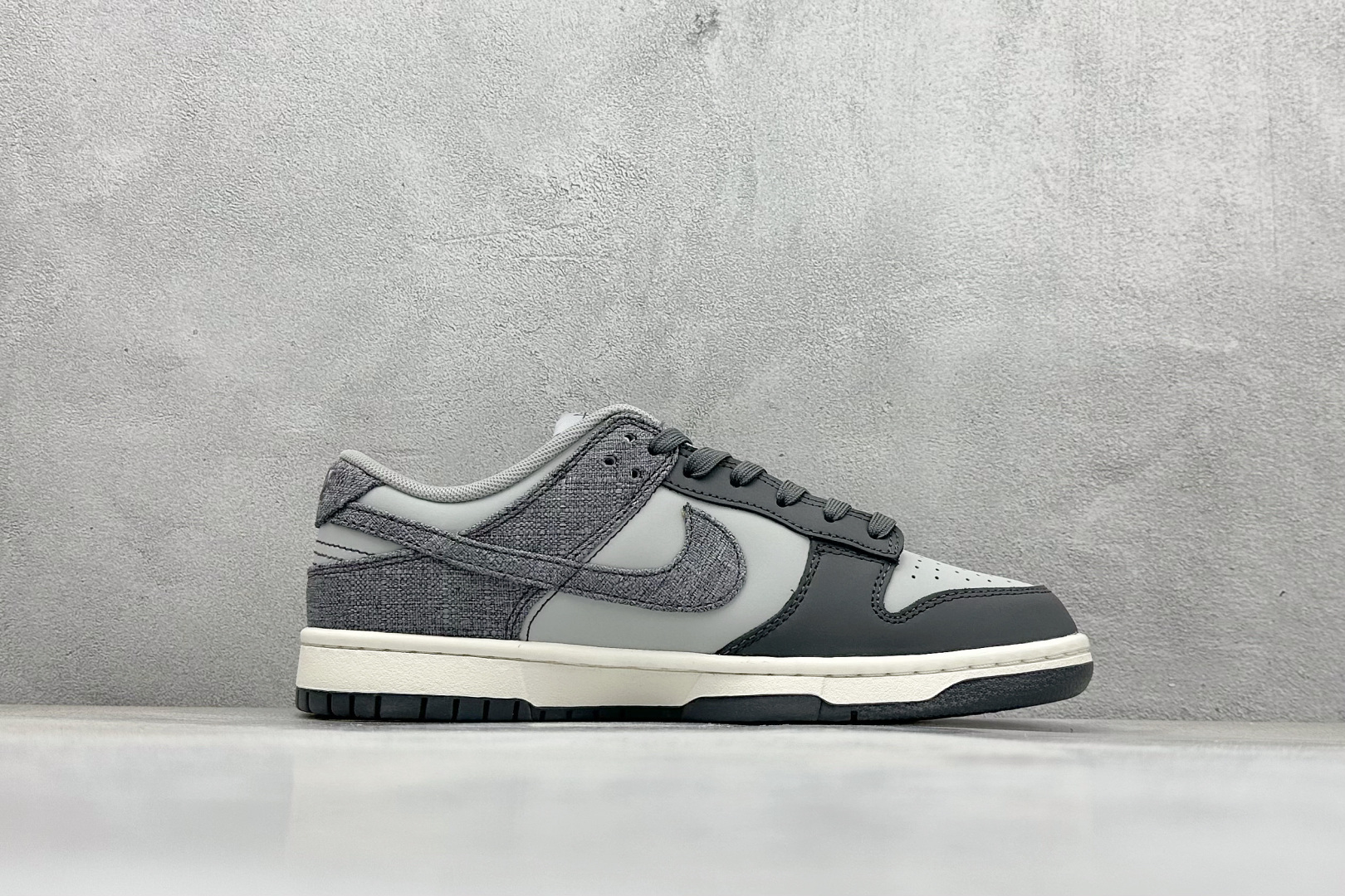 Nike SB Dunk Low x Stussy 黑灰小勾 FX1588-306
