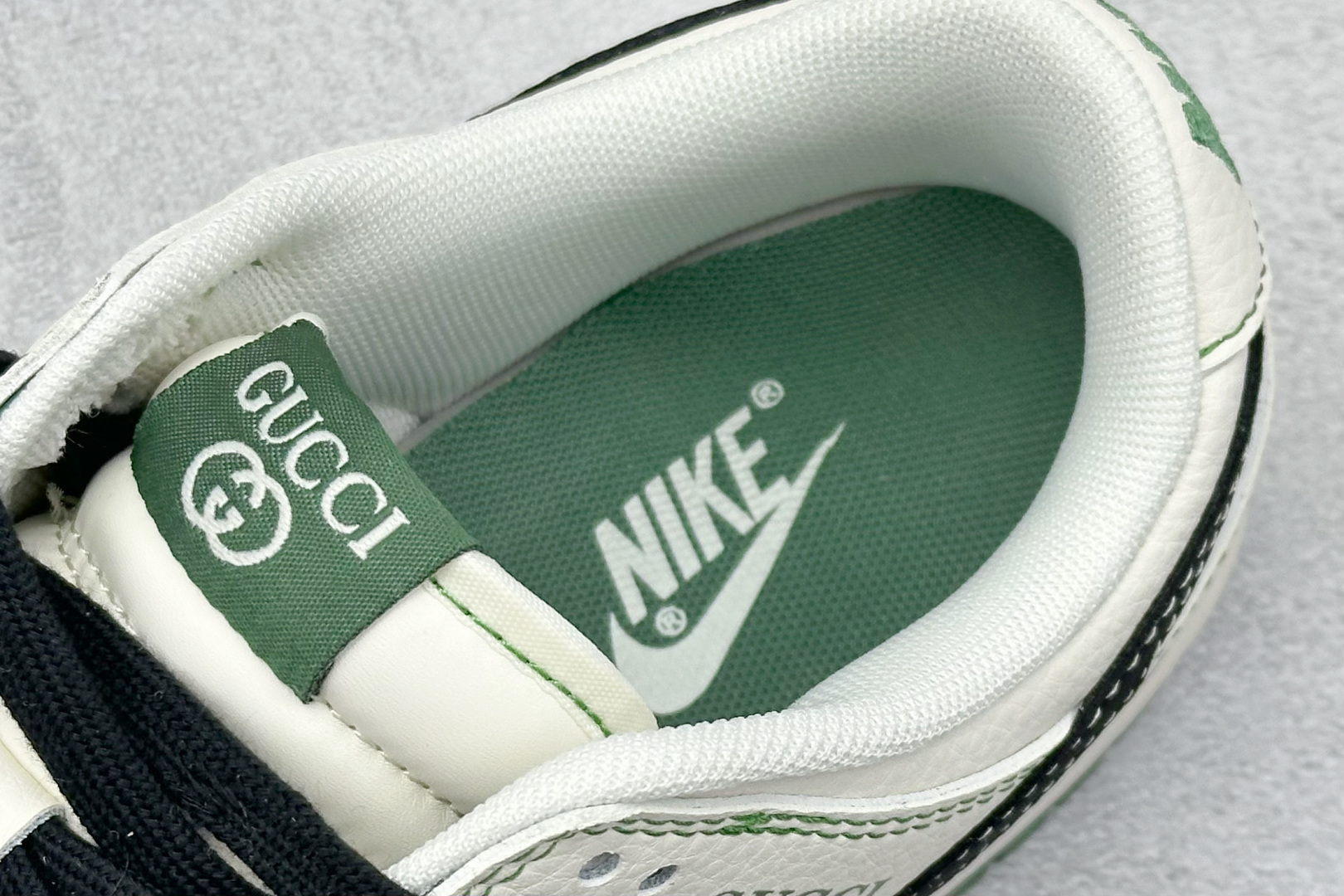 Nike SB Dunk Low x GUCCI 绿白小勾 XD1588-213