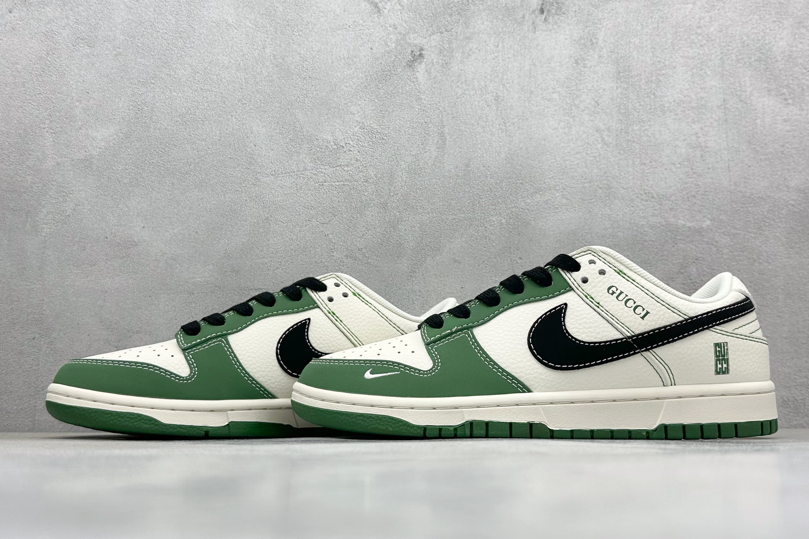 Nike SB Dunk Low x GUCCI 绿白小勾 XD1588-213