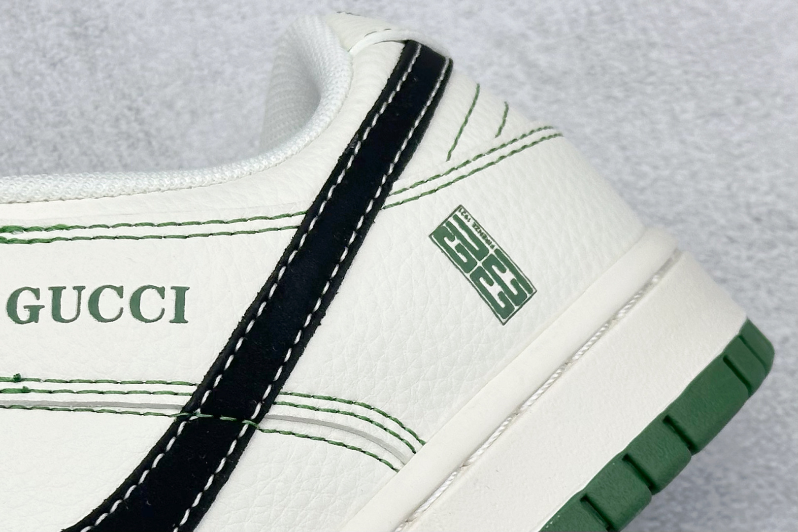 Nike SB Dunk Low x GUCCI 绿白小勾 XD1588-213