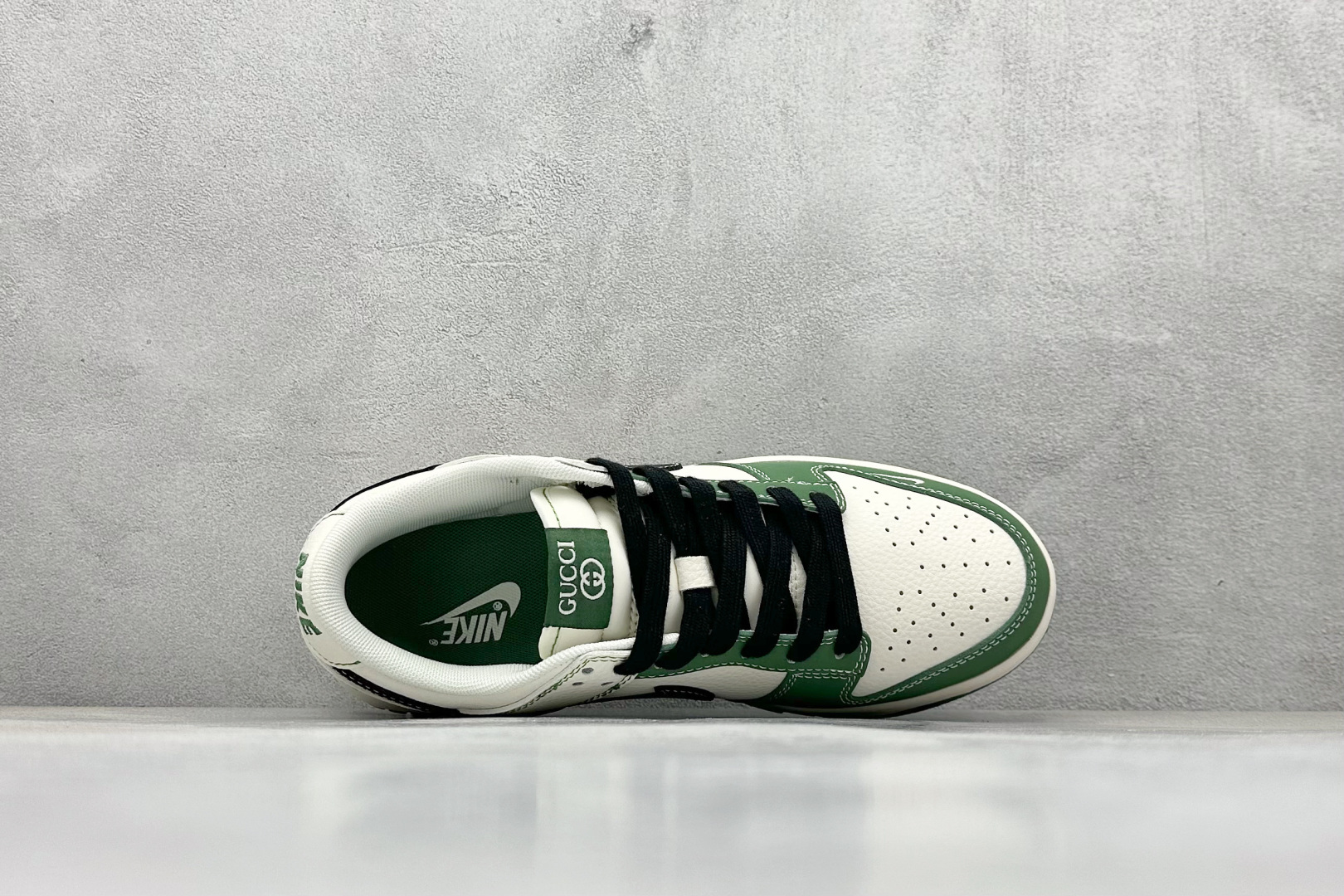 Nike SB Dunk Low x GUCCI 绿白小勾 XD1588-213