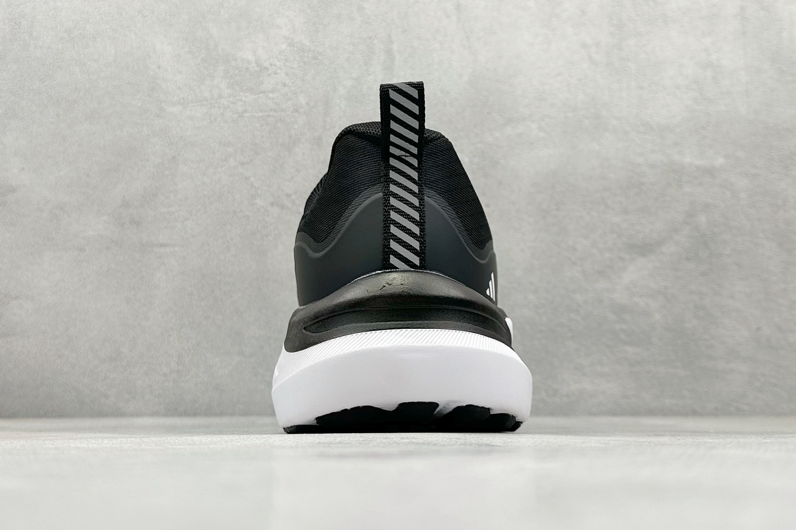 AD Supernova Rise 阿迪全新休闲轻跑鞋 D68961