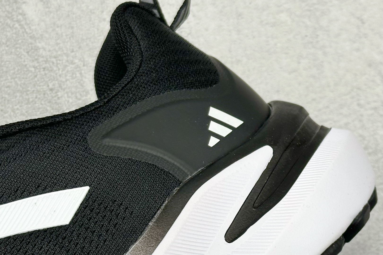 AD Supernova Rise 阿迪全新休闲轻跑鞋 D68961