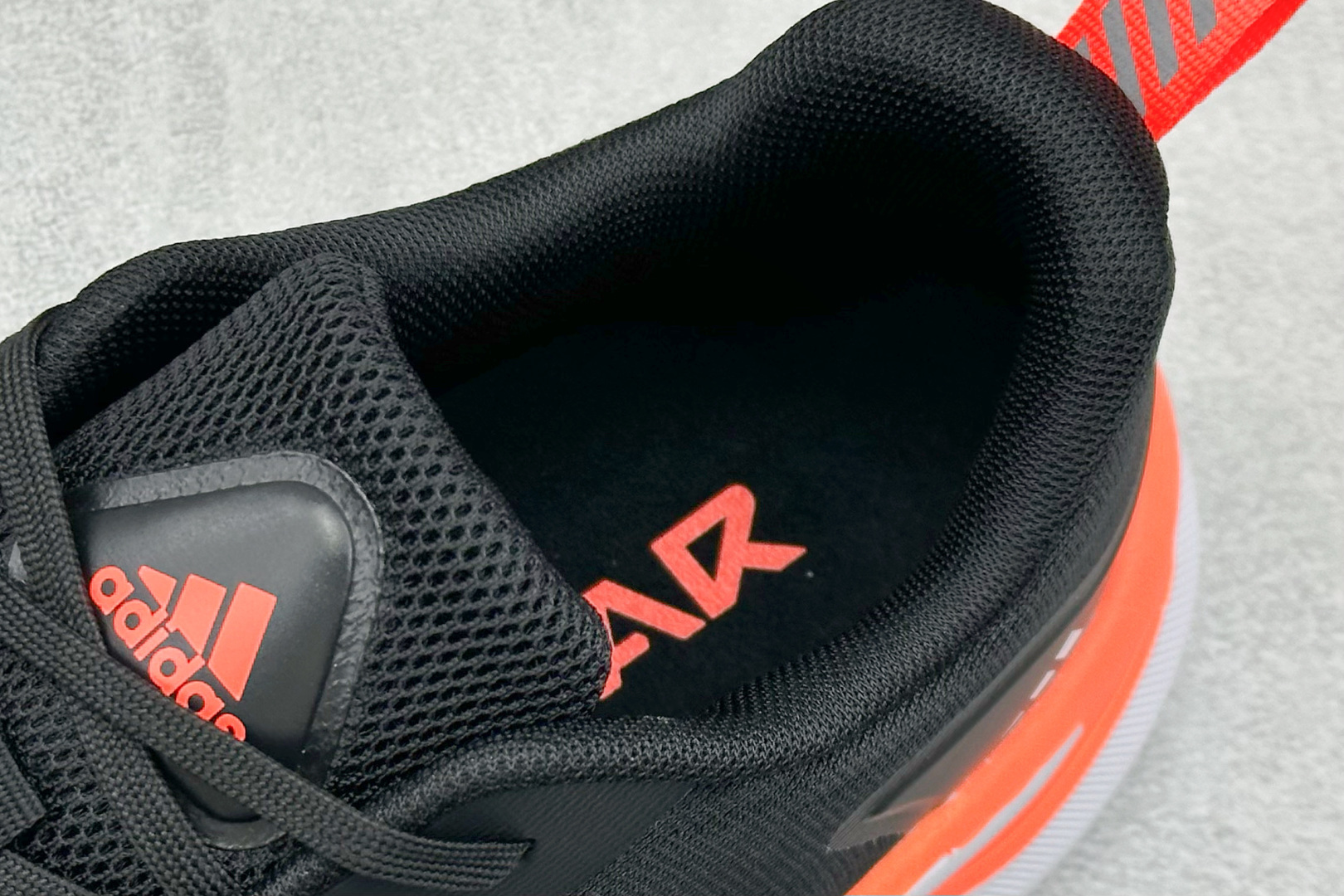 AD Supernova Rise 阿迪全新休闲轻跑鞋 AQ0885