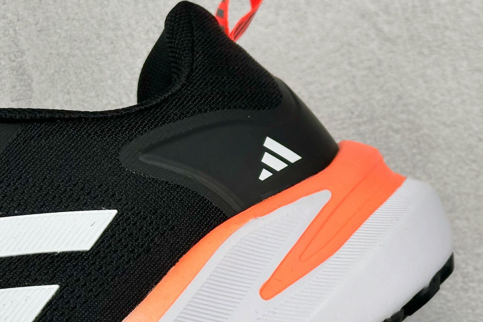 AD Supernova Rise 阿迪全新休闲轻跑鞋 AQ0885