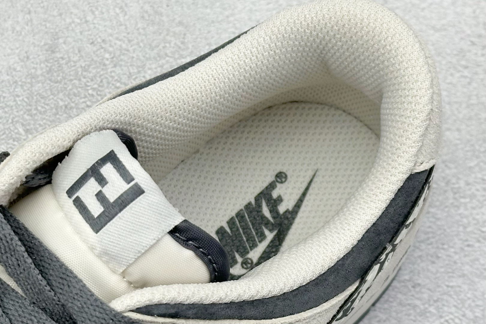 XC版Nk SB Dunk Low 芬迪联名 老花勾 周年高端定制 低帮休闲板鞋 DJ2024-046