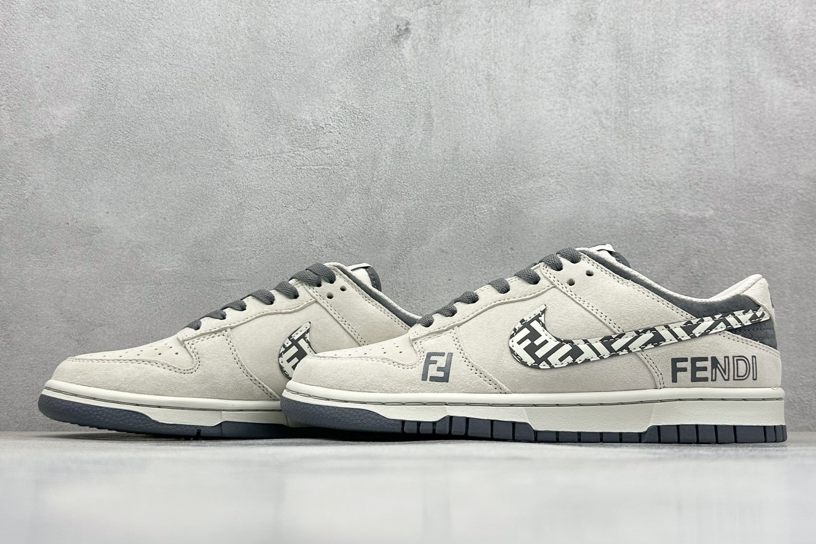 XC版Nk SB Dunk Low 芬迪联名 老花勾 周年高端定制 低帮休闲板鞋 DJ2024-046