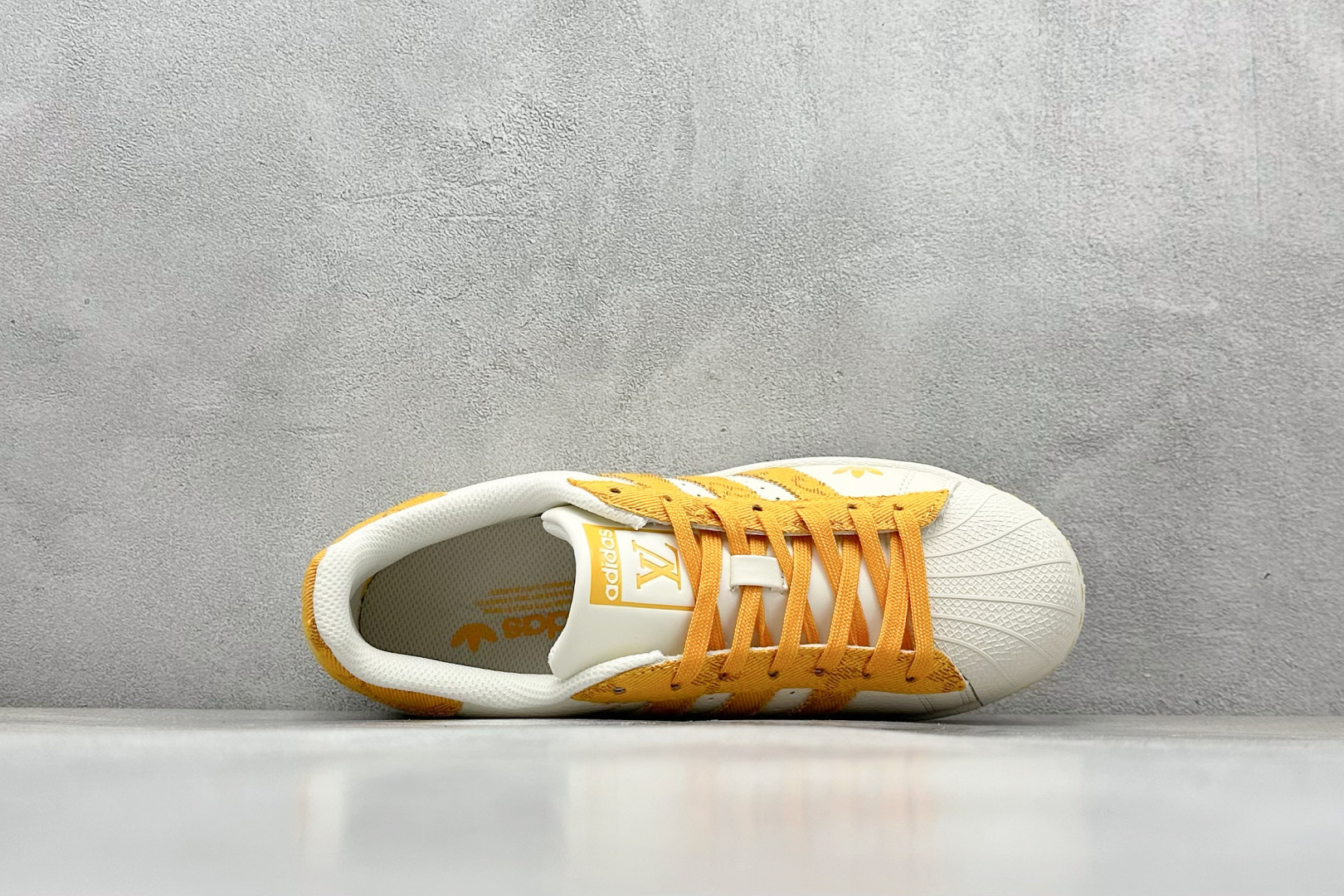 AD Originals Superstar x Louis Vuitton 白橙 AD8007