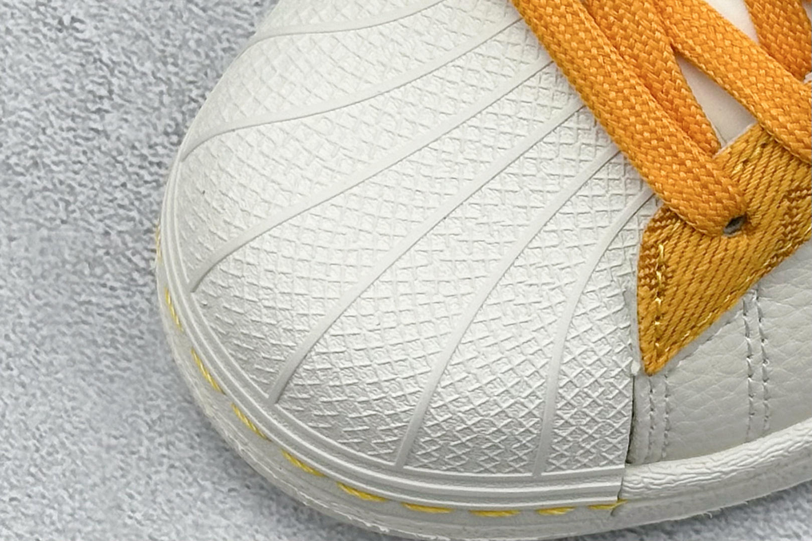 AD Originals Superstar x Louis Vuitton 白橙 AD8007