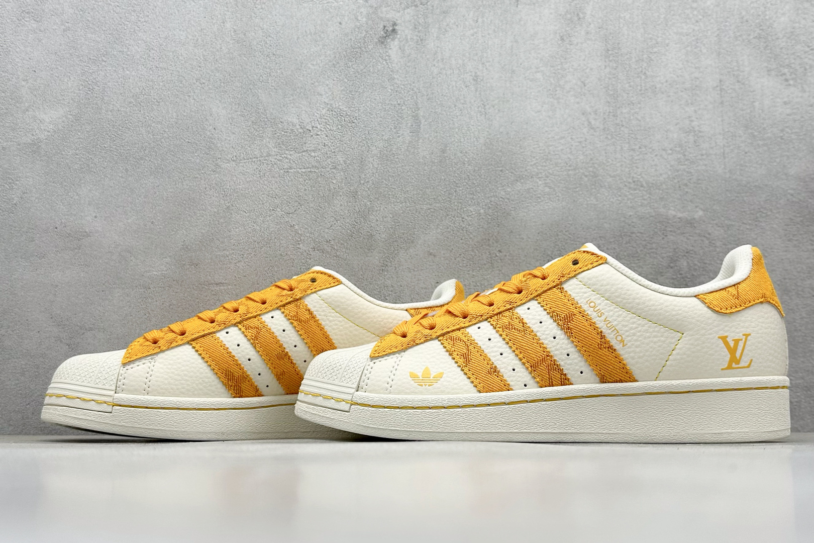 AD Originals Superstar x Louis Vuitton 白橙 AD8007