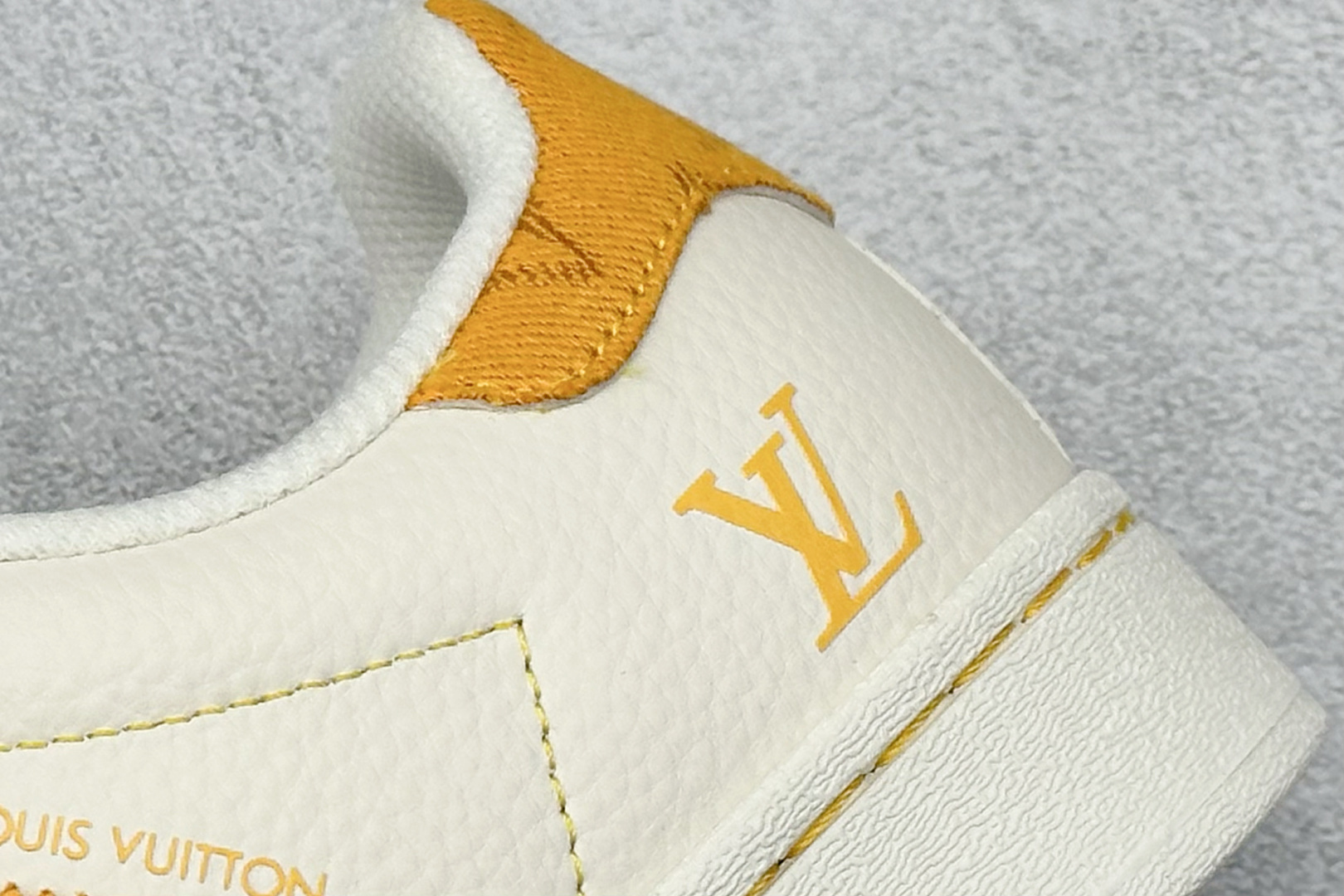 AD Originals Superstar x Louis Vuitton 白橙 AD8007