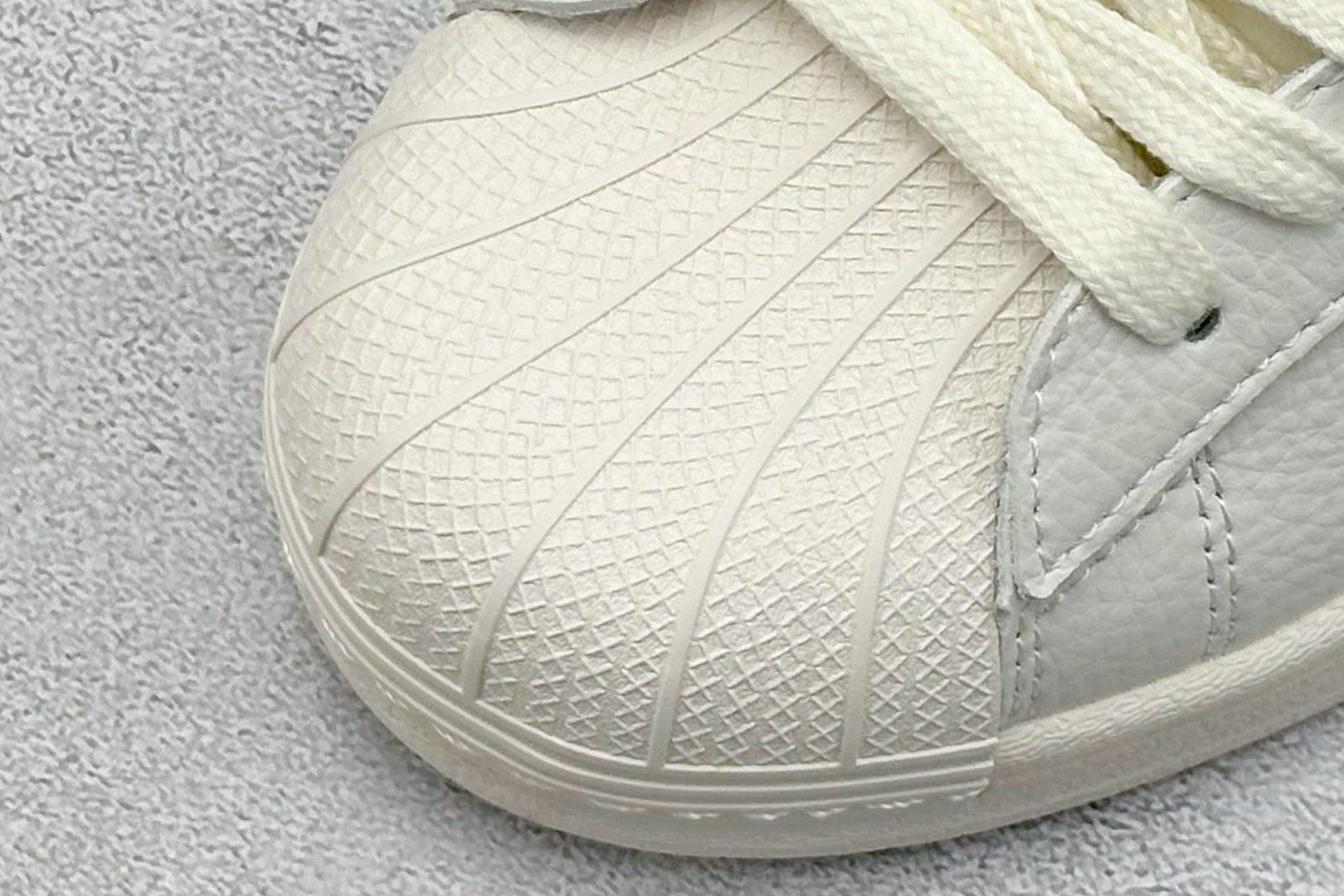 AD Originals Superstar x Louis Vuitton 白红黄 JY8907