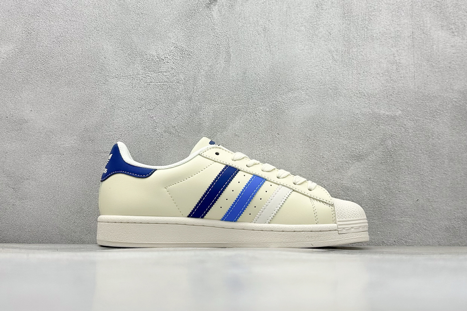 AD Originals Superstar x BAPE 米白 HS3089