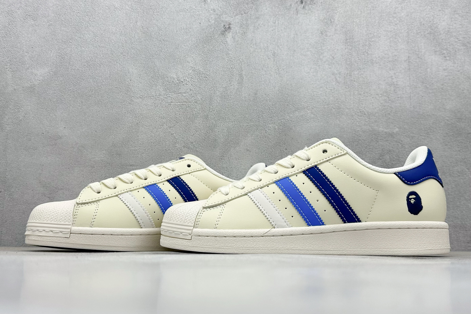 AD Originals Superstar x BAPE 米白 HS3089