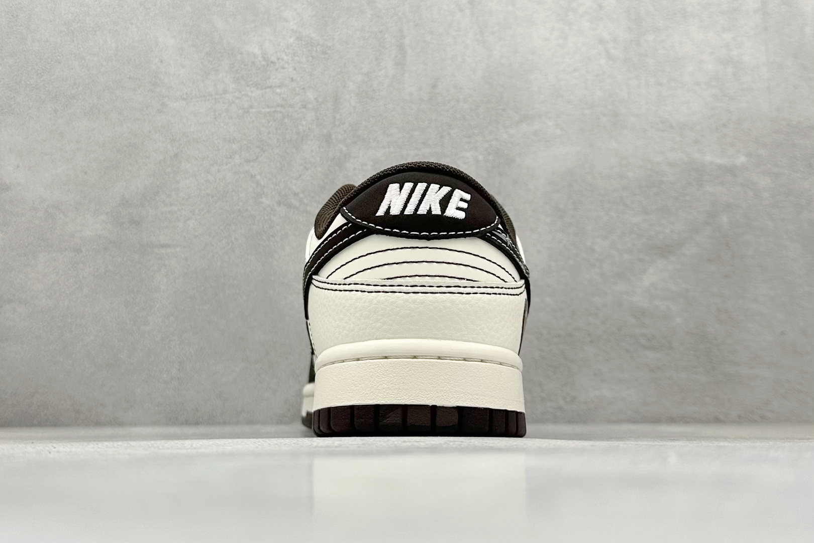 Nike SB Dunk Low x BAPE 黑白满天星 XF8698-080