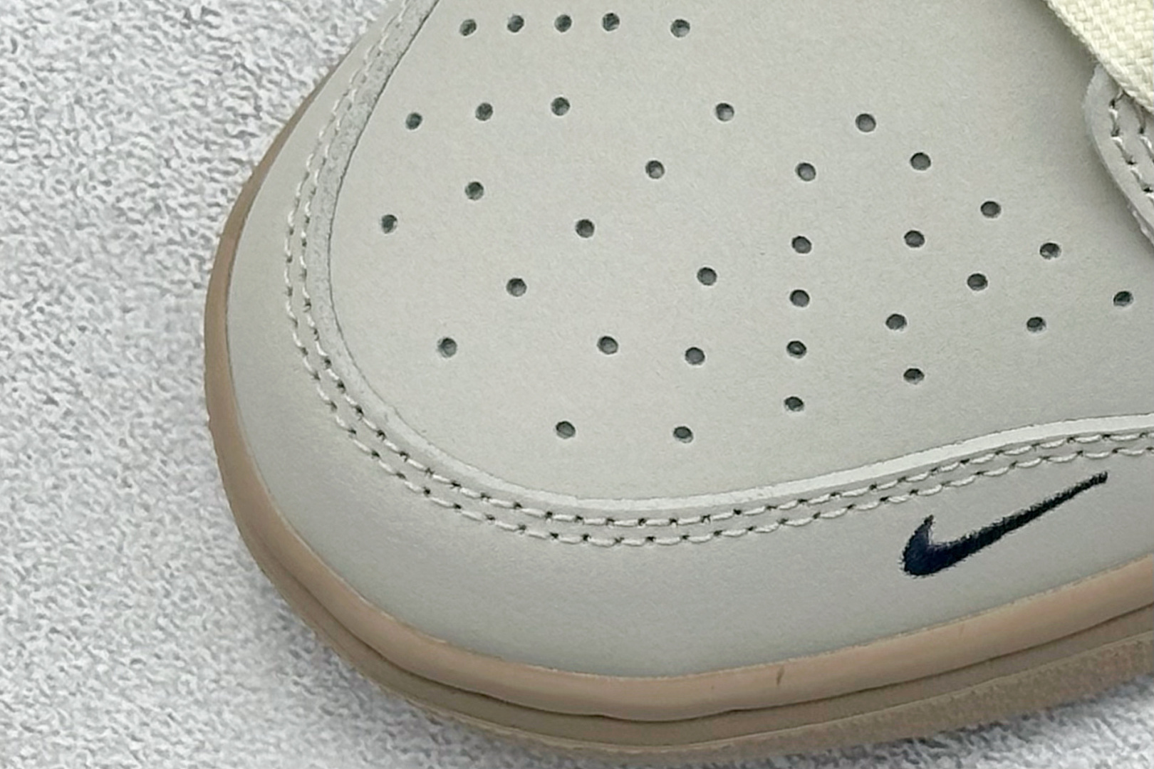 Nike SB Dunk Low x Balenciaga 木棕小勾 XD1588-216