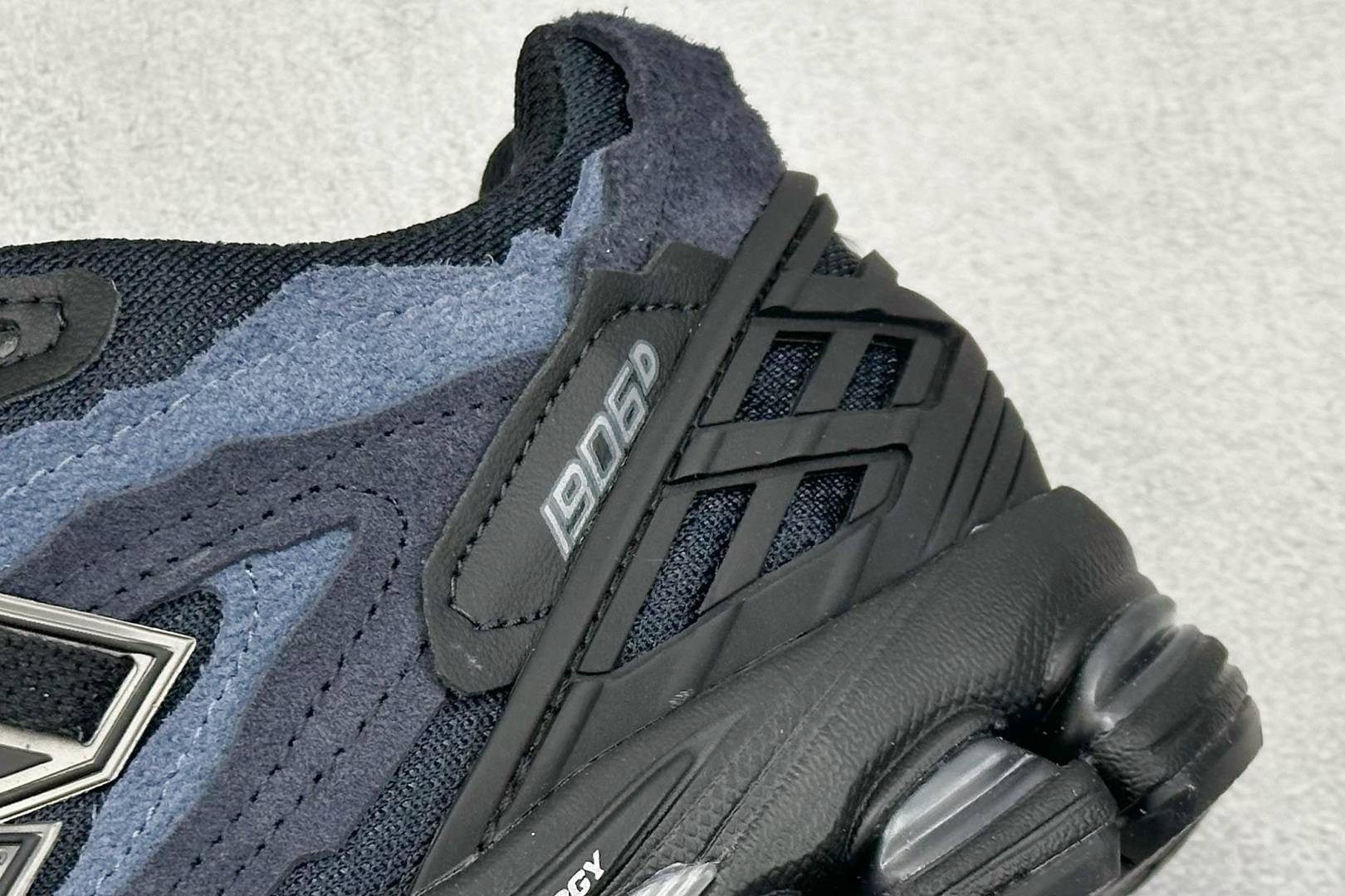 RA版 New Balance M1906系列 复古单品宝藏老爹鞋款 M1906DAR