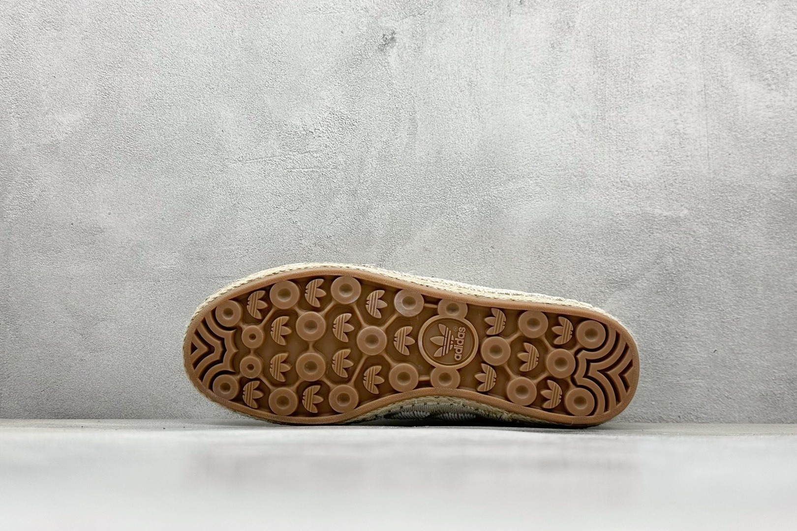 HY版CL x Adidas originals GAZELLE BY EDISON CHEN 柔软舒适低帮板鞋 IH3144