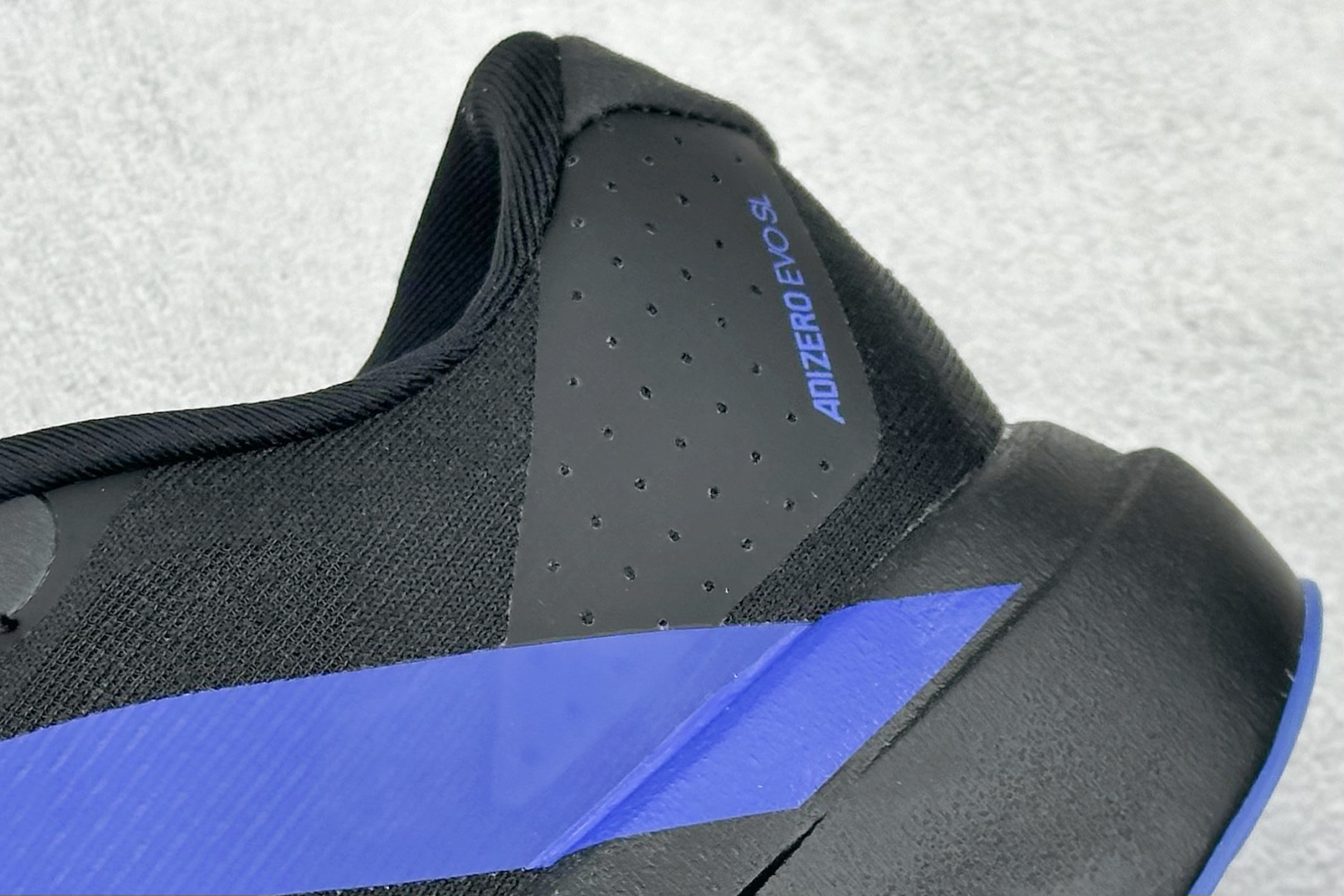 PAdidas Adizero Evo SL 阿迪超轻透气缓震跑鞋 JP7148