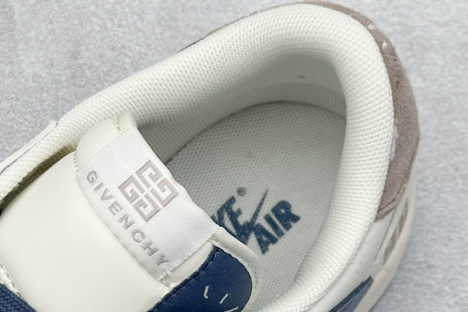 XC版Travis Scott x Fragment Design x Jordan Air Jordan 1 Low SP “纪梵希联名——米蓝勾蓝底” LX1988-109