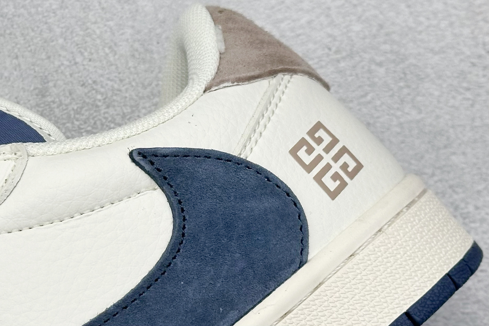 XC版Travis Scott x Fragment Design x Jordan Air Jordan 1 Low SP “纪梵希联名——米蓝勾蓝底” LX1988-109