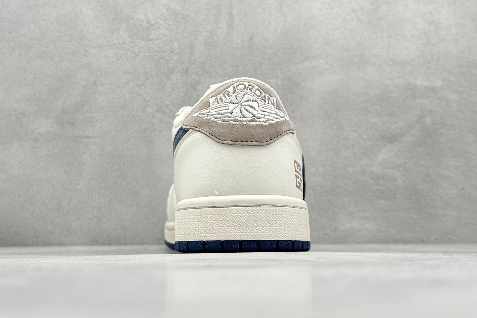 XC版Travis Scott x Fragment Design x Jordan Air Jordan 1 Low SP “纪梵希联名——米蓝勾蓝底” LX1988-109