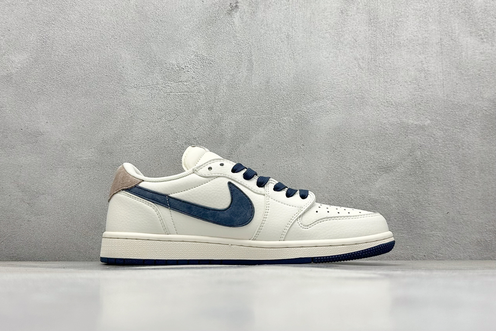 XC版Travis Scott x Fragment Design x Jordan Air Jordan 1 Low SP “纪梵希联名——米蓝勾蓝底” LX1988-109