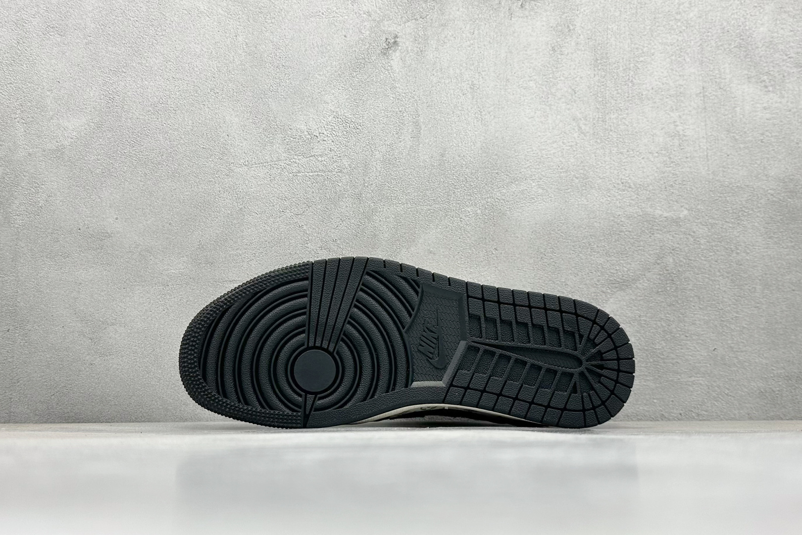 XC版Fragment x Travis Scott x LV Air Jordan 1 Low 三方联名倒钩 LX1988-200