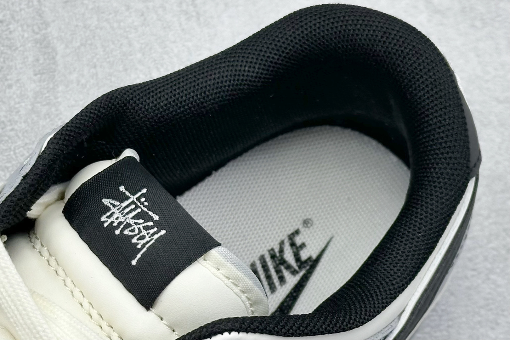 XC版Nike SB Dunk Low 斯图西联名 灰黑勾 周年高端定制 低帮休闲板鞋 XS6089-596