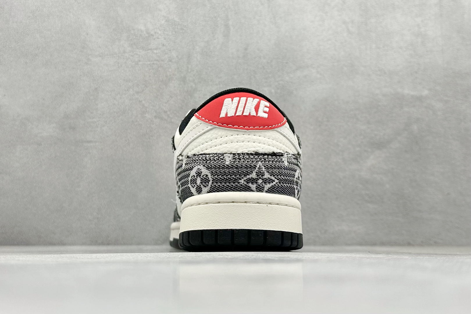 XC版Nike SB Dunk Low LV联名 黑牛仔白勾勾 周年高端定制 低帮休闲板鞋 FC1688-233