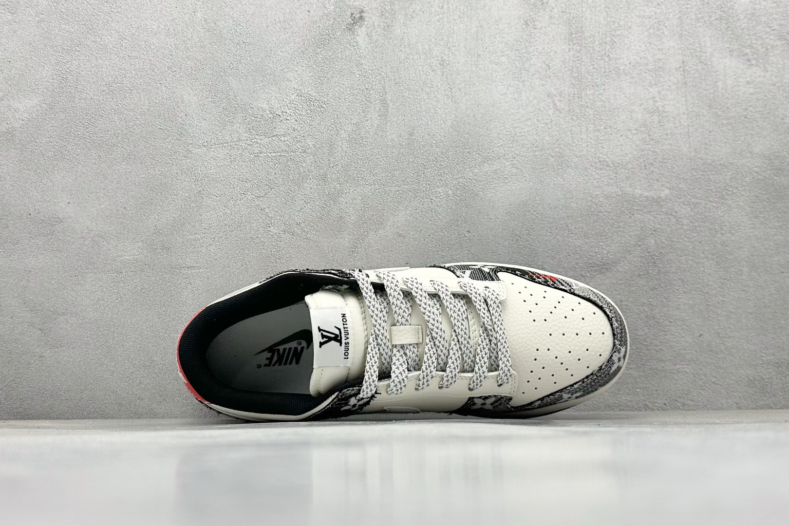 XC版Nike SB Dunk Low LV联名 黑牛仔白勾勾 周年高端定制 低帮休闲板鞋 FC1688-233