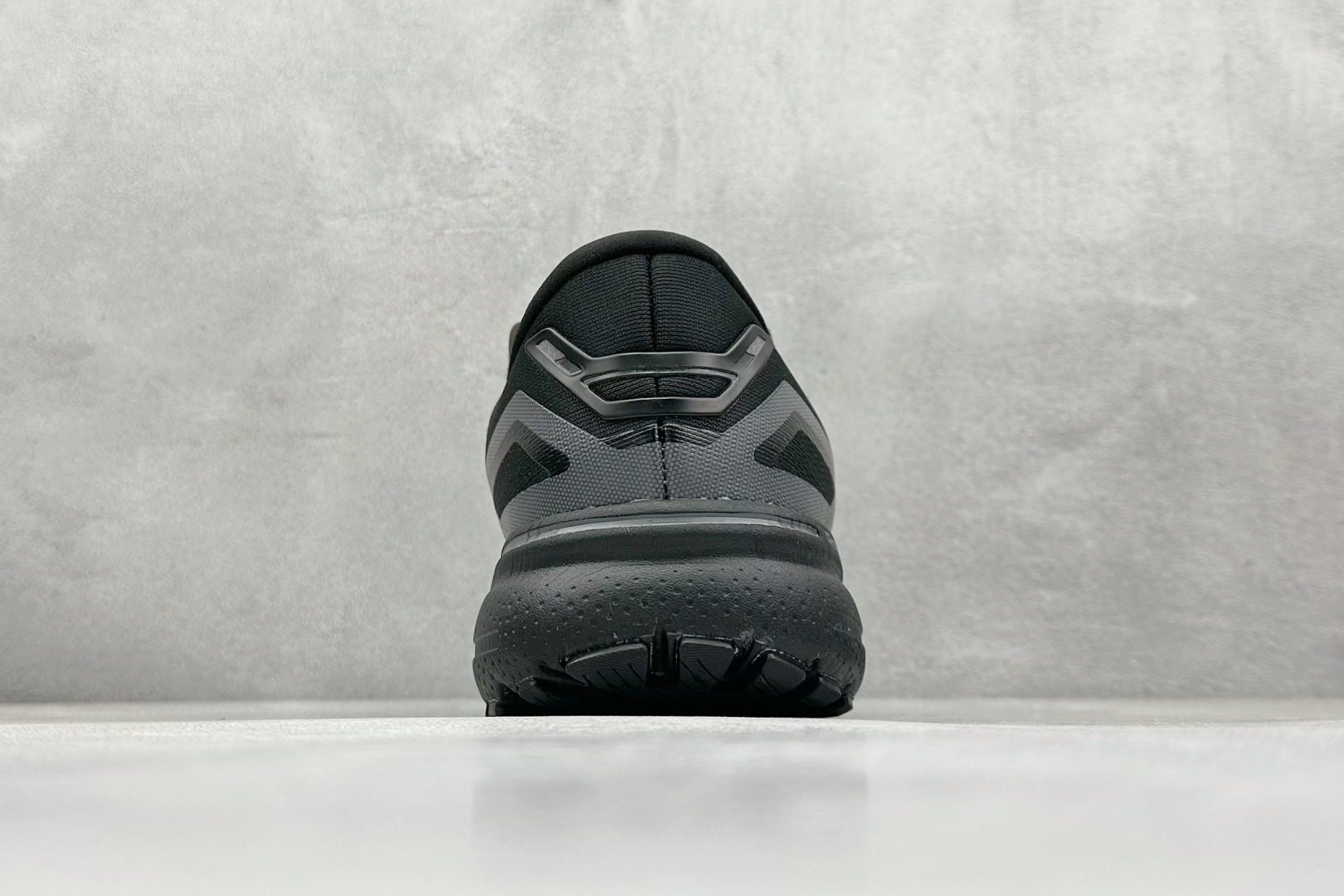 Brooks Ghost 15代 布鲁克斯 系列低帮透气缓震支撑休闲运动慢跑鞋 120380 1B 020