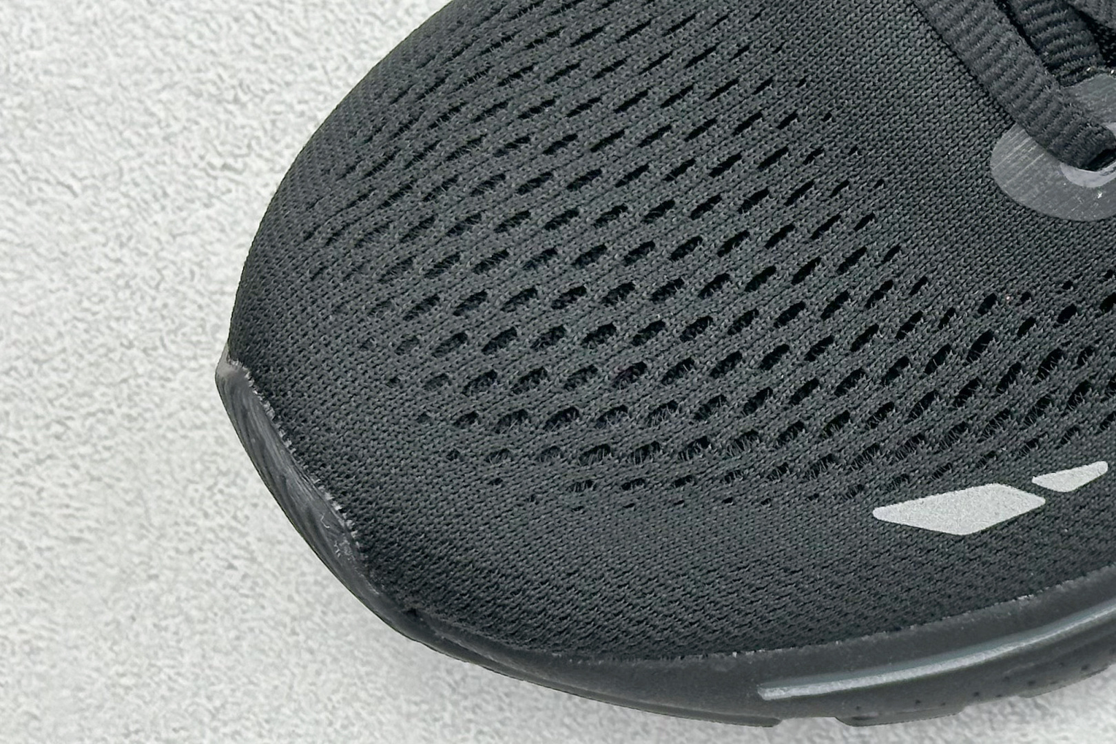 Brooks Ghost 15代 布鲁克斯 系列低帮透气缓震支撑休闲运动慢跑鞋 120380 1B 020