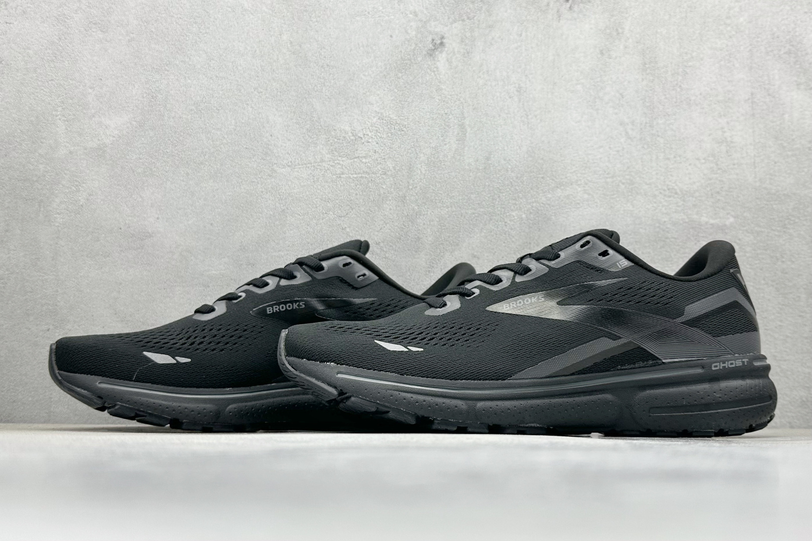 Brooks Ghost 15代 布鲁克斯 系列低帮透气缓震支撑休闲运动慢跑鞋 120380 1B 020
