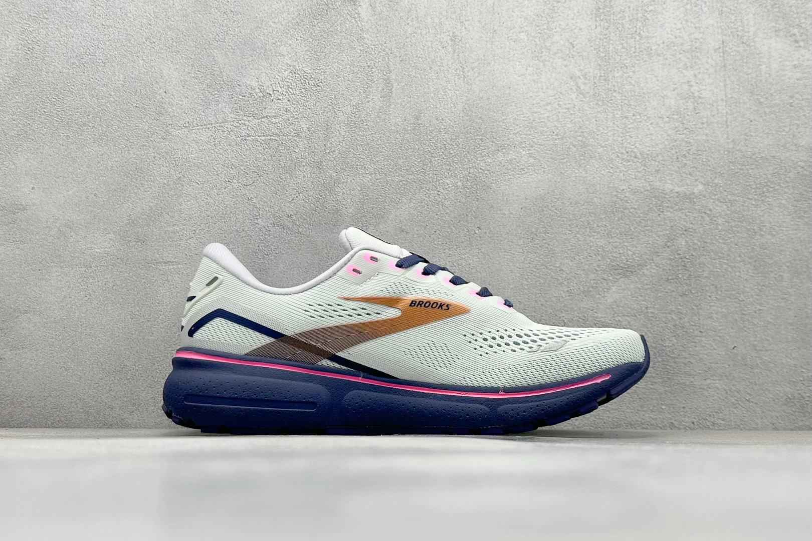 Brooks Ghost 15代 布鲁克斯 系列低帮透气缓震支撑休闲运动慢跑鞋 120380 1B 195