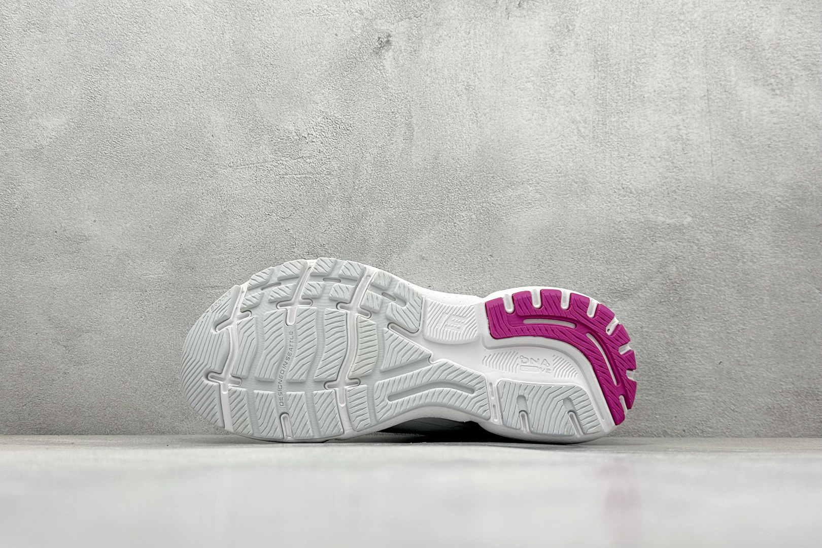 Brooks Ghost 15代 布鲁克斯 系列低帮透气缓震支撑休闲运动慢跑鞋 120380 1B 492