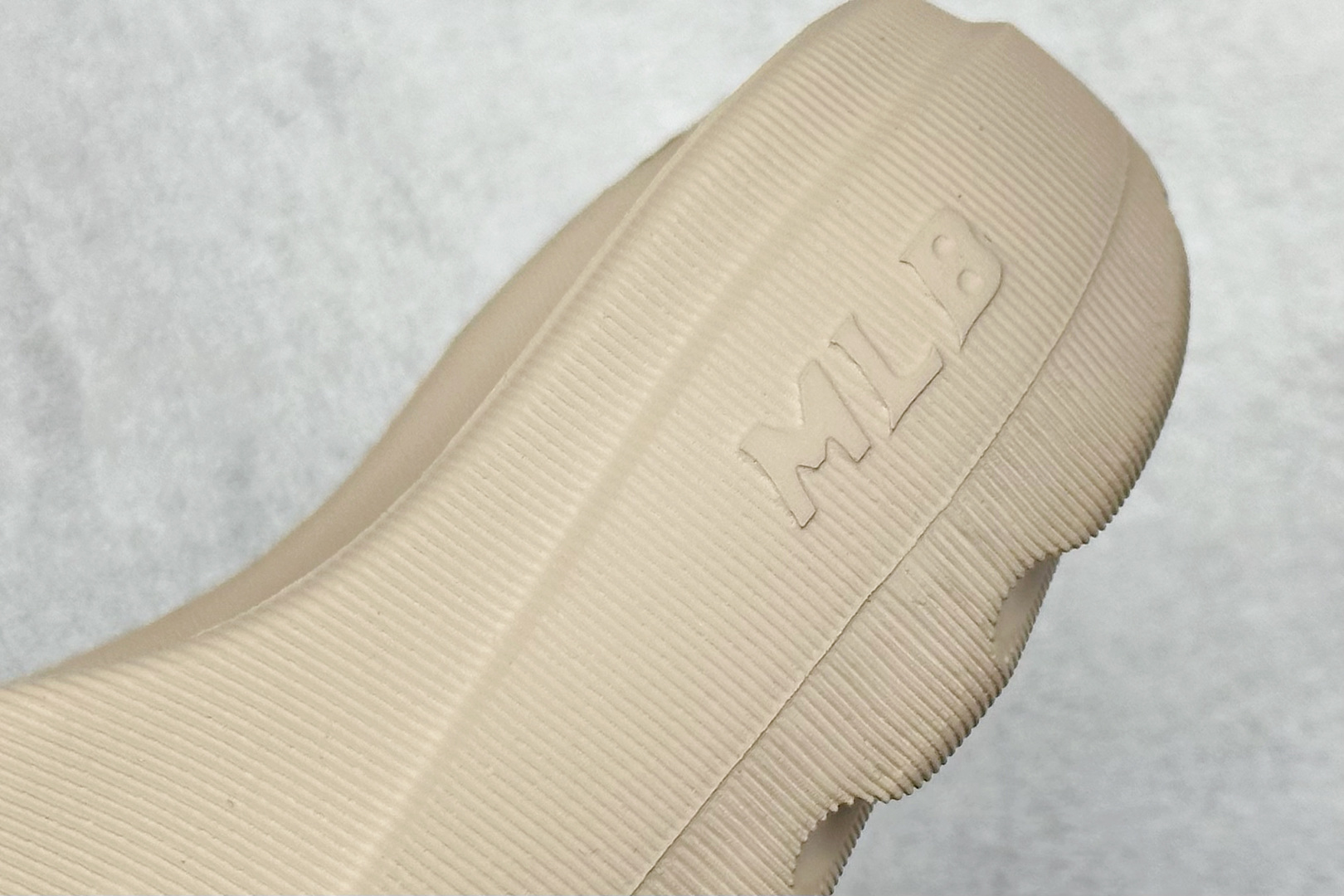 MLB Skipper Slide 纽约洋基队 夏季休闲拖鞋 3ALPS0153