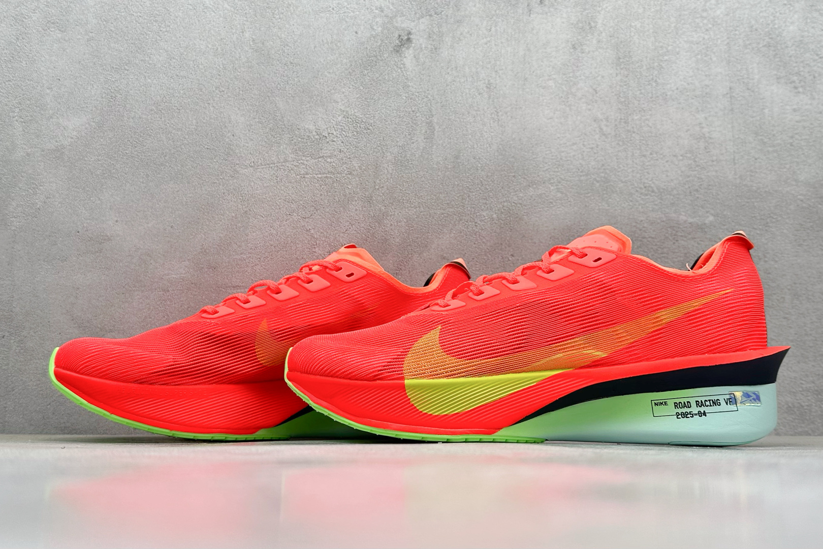 纯原Nike ZoomX Vaporfly NEXT马拉松系列公路竞速超轻缓震跑步鞋 HF6414-600