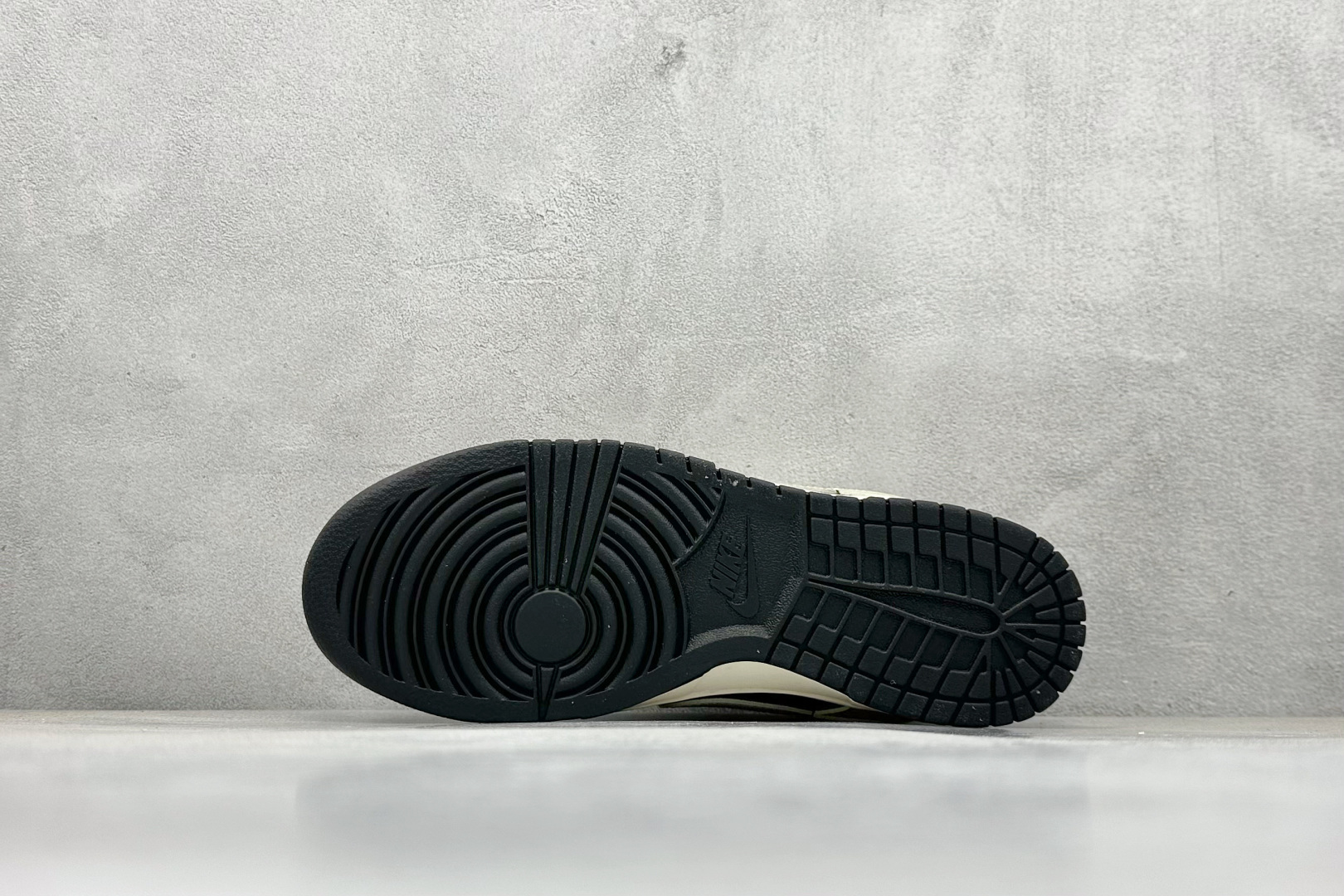 Nike SB Dunk Low x BURBERRY 白黑 XD1588-218