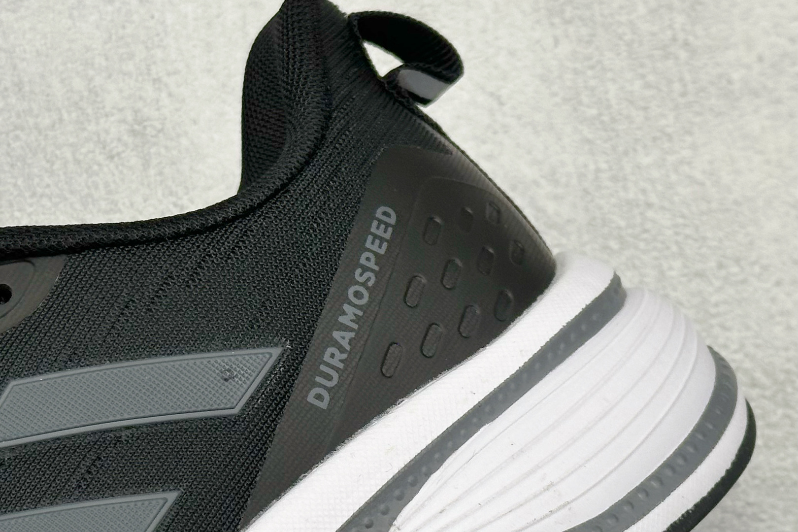 AD EQ/RUNNING SHOES 防滑耐磨厚底增高老爹鞋 随心畅跑舒适跑步运动鞋 GZ5828