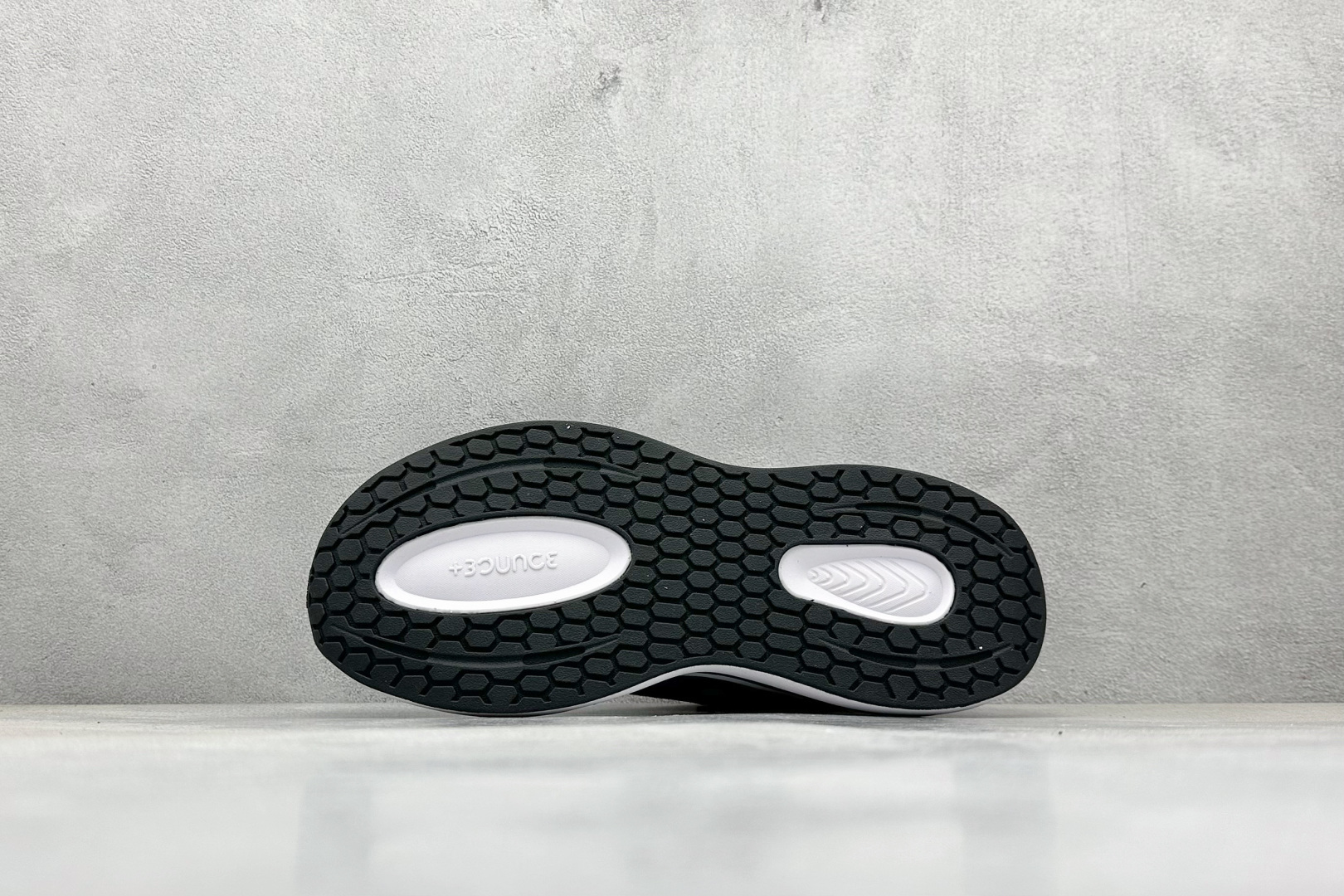 AD EQ/RUNNING SHOES 防滑耐磨厚底增高老爹鞋 随心畅跑舒适跑步运动鞋 GZ5828