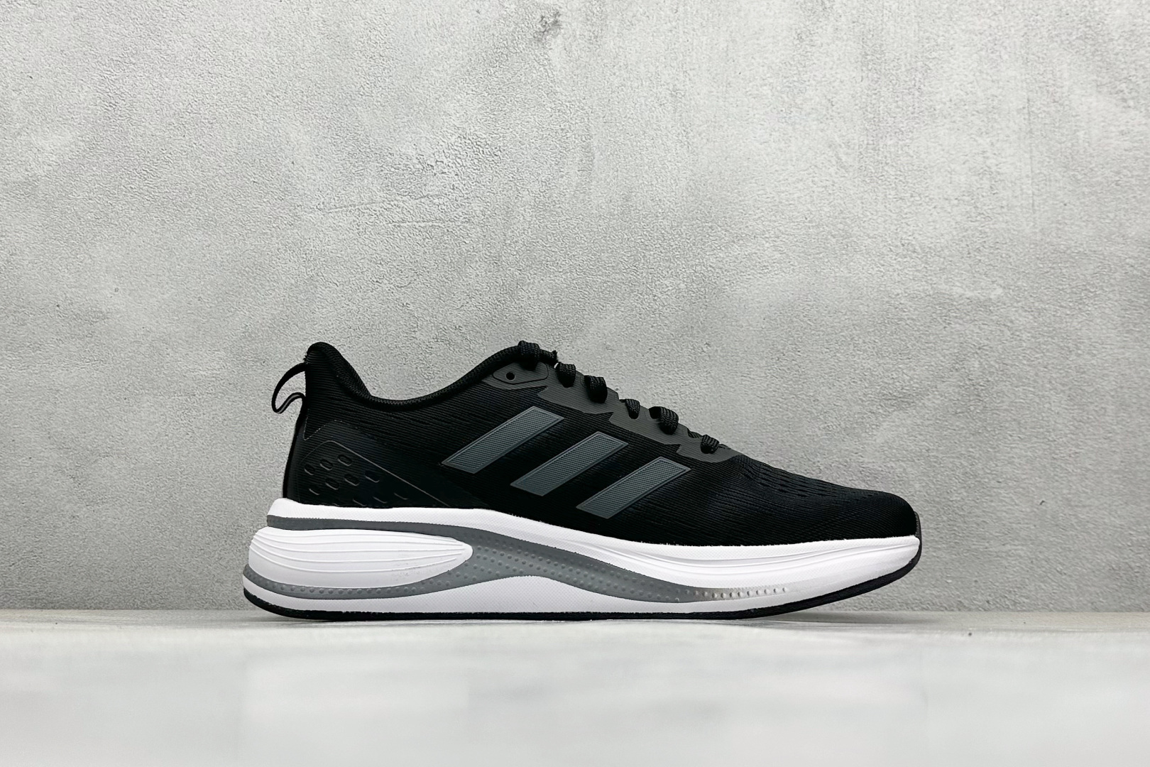 AD EQ/RUNNING SHOES 防滑耐磨厚底增高老爹鞋 随心畅跑舒适跑步运动鞋 GZ5828