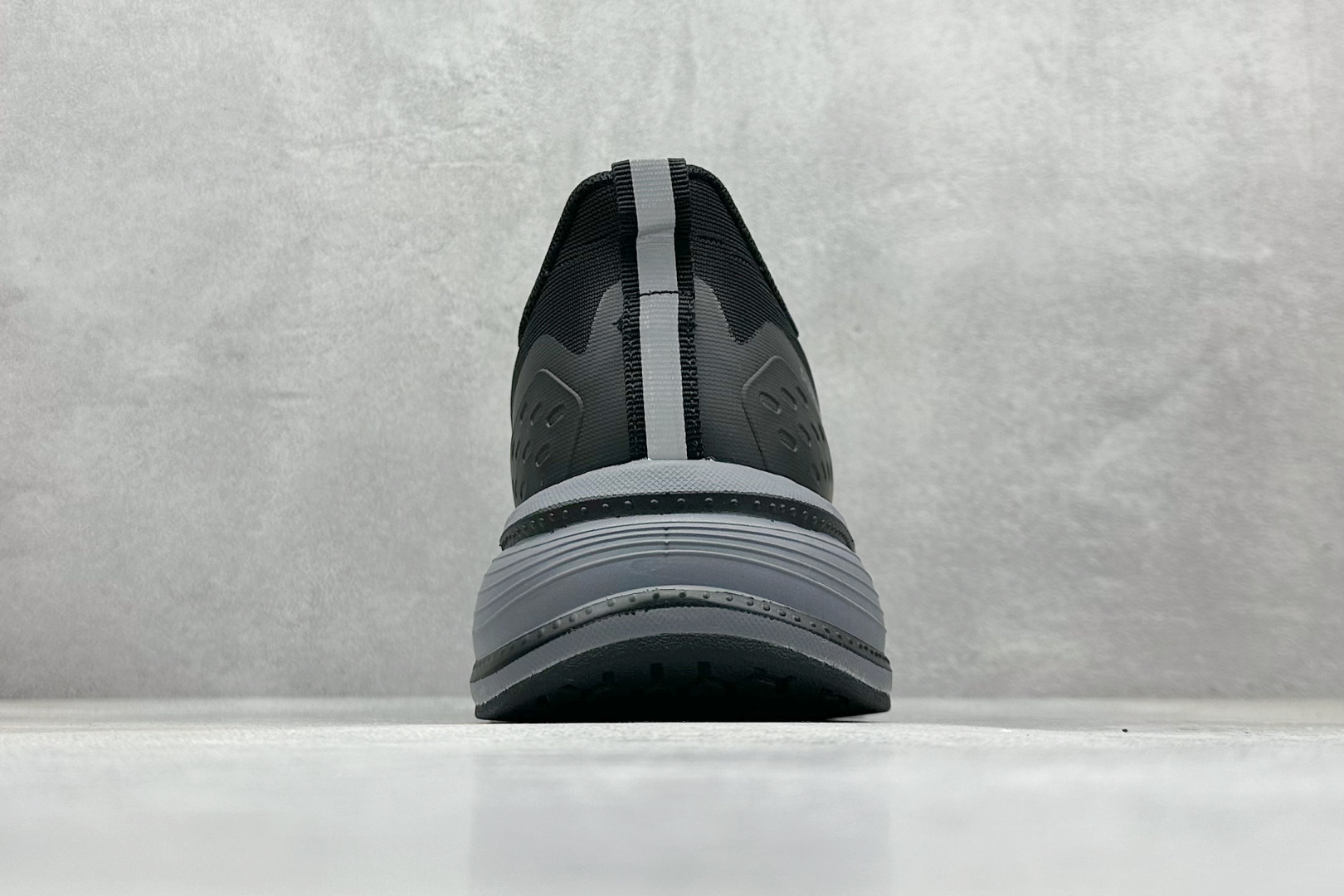 AD EQ/RUNNING SHOES 防滑耐磨厚底增高老爹鞋 随心畅跑舒适跑步运动鞋 GZ5818