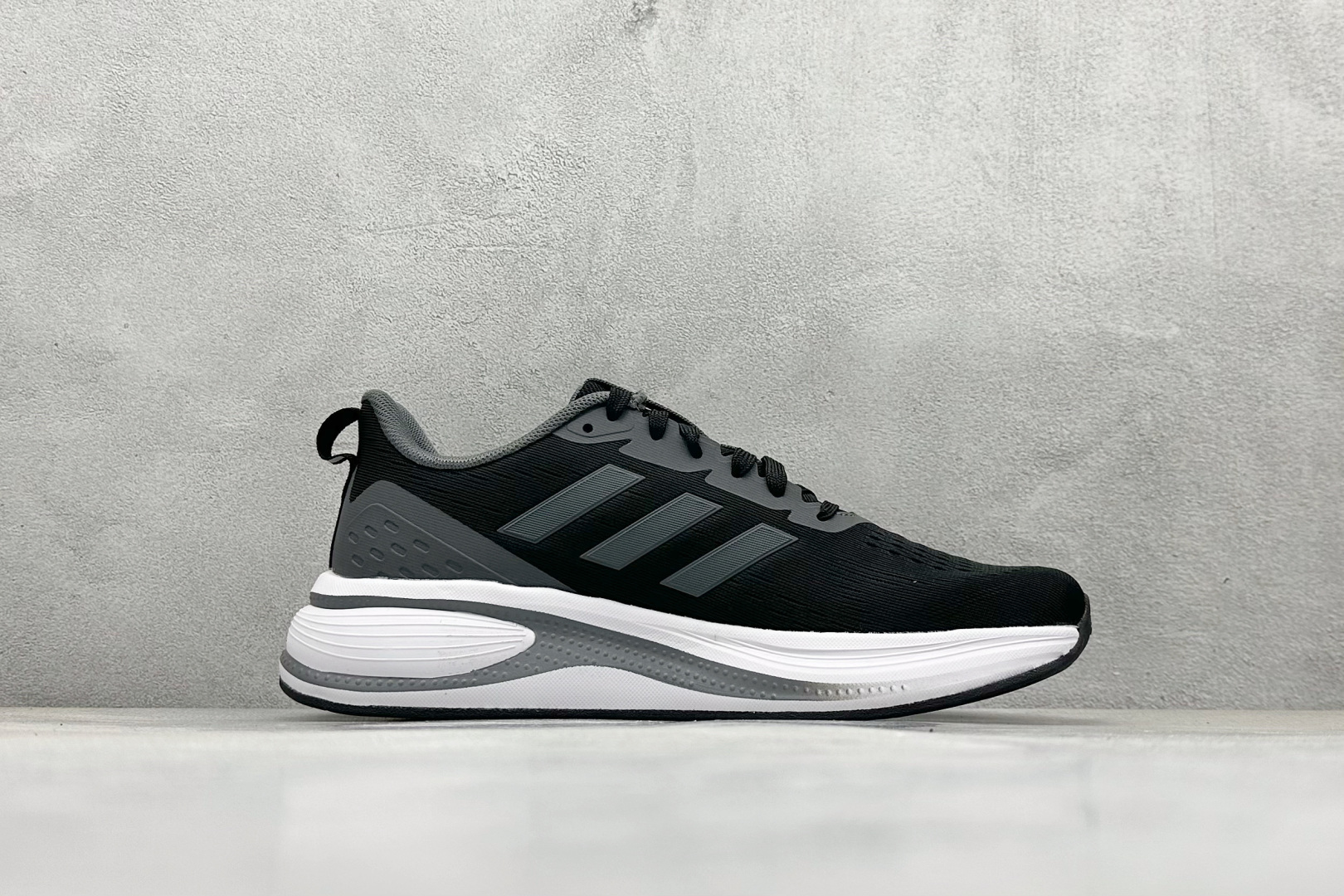 AD EQ/RUNNING SHOES 防滑耐磨厚底增高老爹鞋 随心畅跑舒适跑步运动鞋 GZ5822