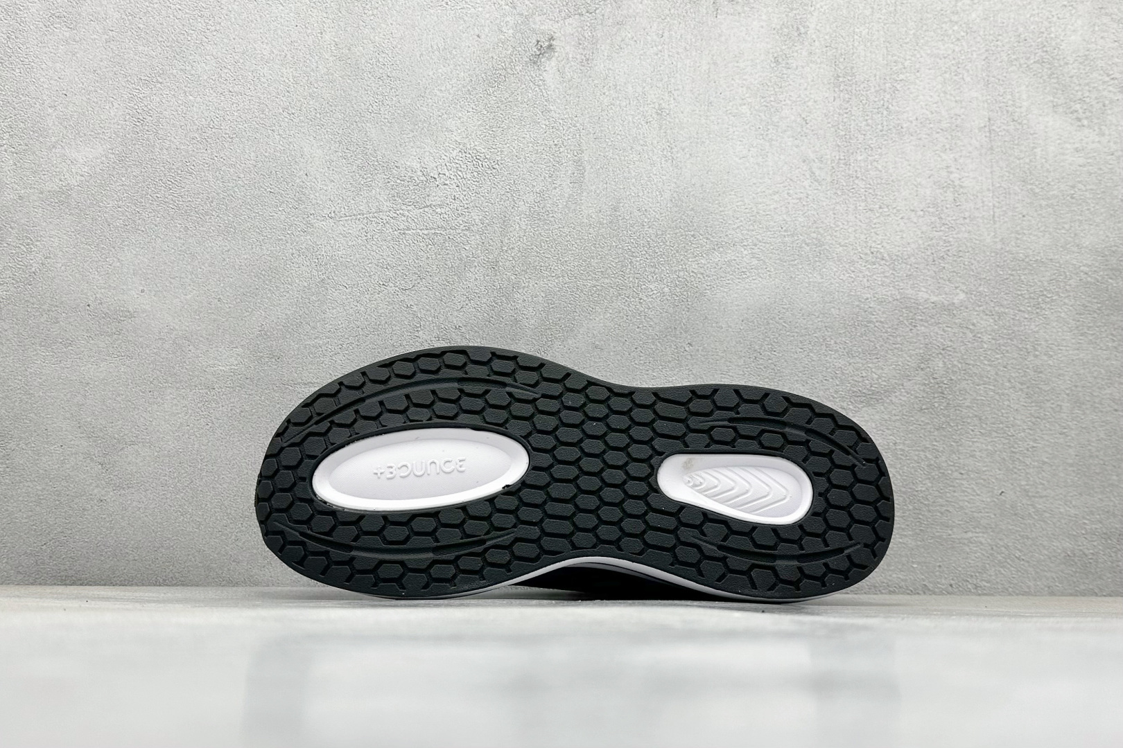 AD EQ/RUNNING SHOES 防滑耐磨厚底增高老爹鞋 随心畅跑舒适跑步运动鞋 GZ5822