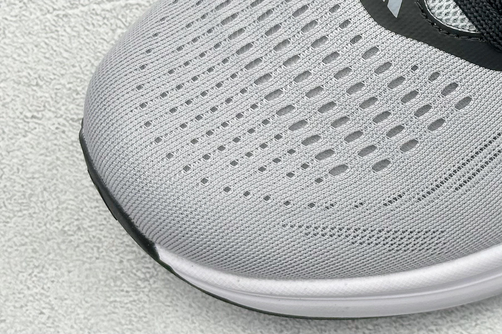 AD EQ/RUNNING SHOES 防滑耐磨厚底增高老爹鞋 随心畅跑舒适跑步运动鞋 GZ5825