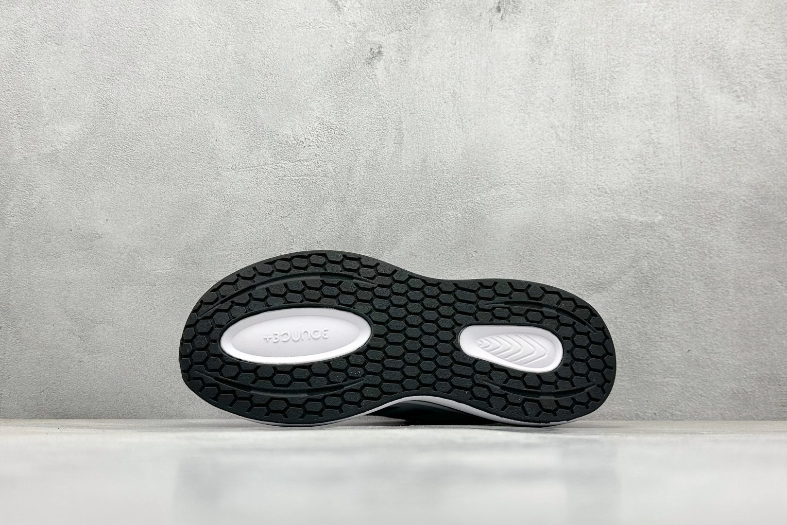 AD EQ/RUNNING SHOES 防滑耐磨厚底增高老爹鞋 随心畅跑舒适跑步运动鞋 GZ5825