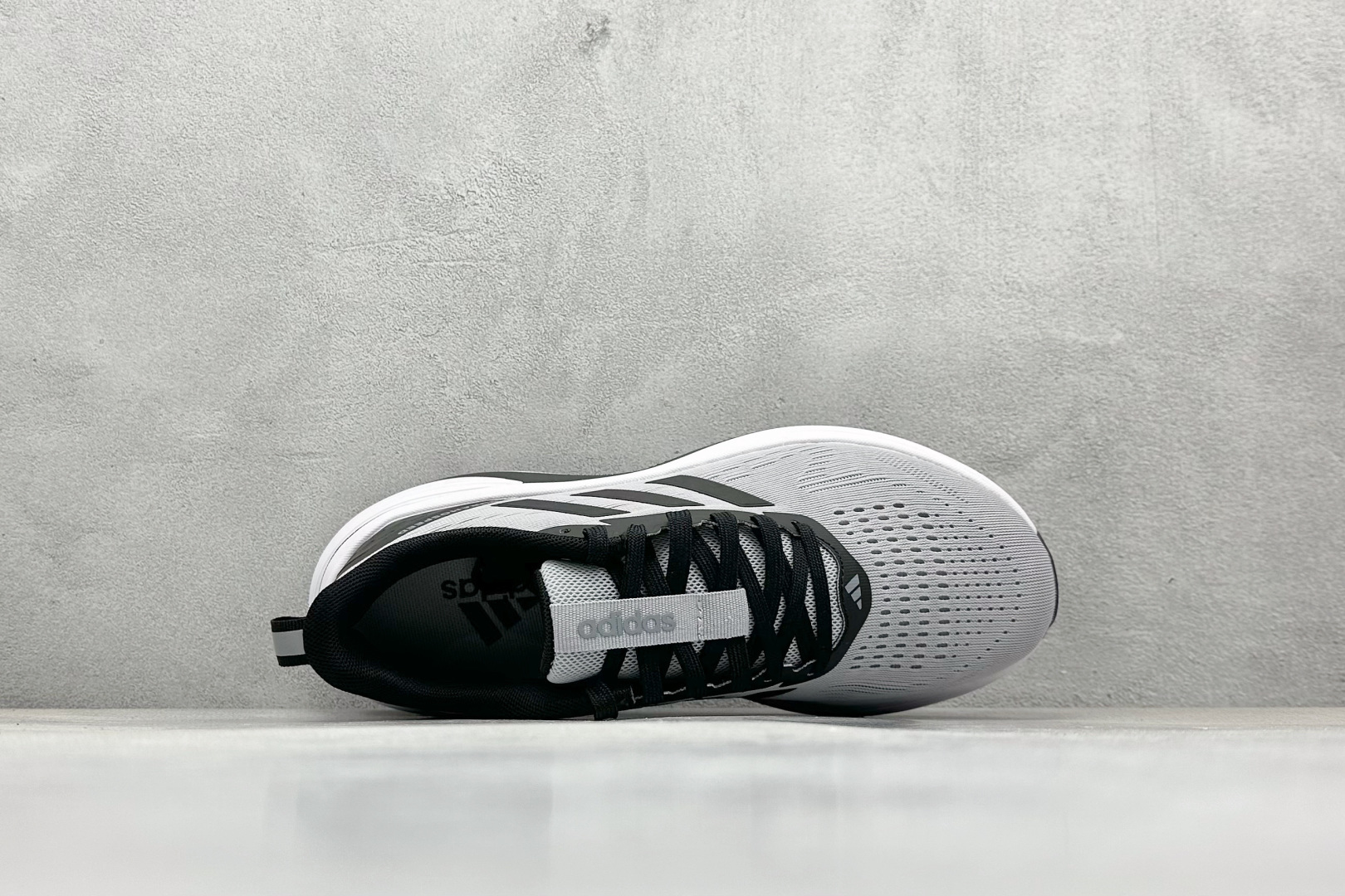 AD EQ/RUNNING SHOES 防滑耐磨厚底增高老爹鞋 随心畅跑舒适跑步运动鞋 GZ5825